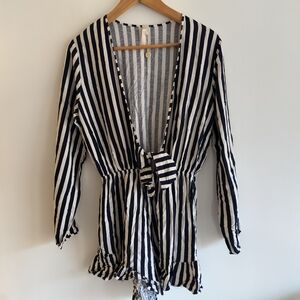 NWOT Morena Rosa Beach Linen Blend Navy and White Striped Romper Size M
